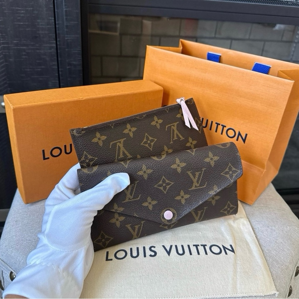 Authentic Monogram Classic wallet